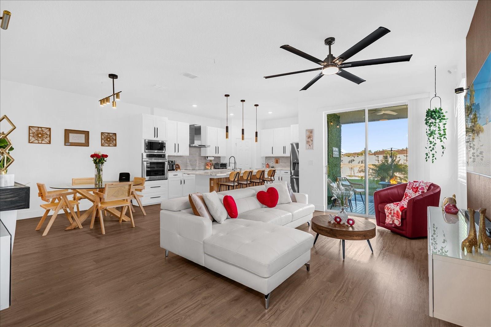 Image 5 of 37 For 15661 Willow Arbor Circle