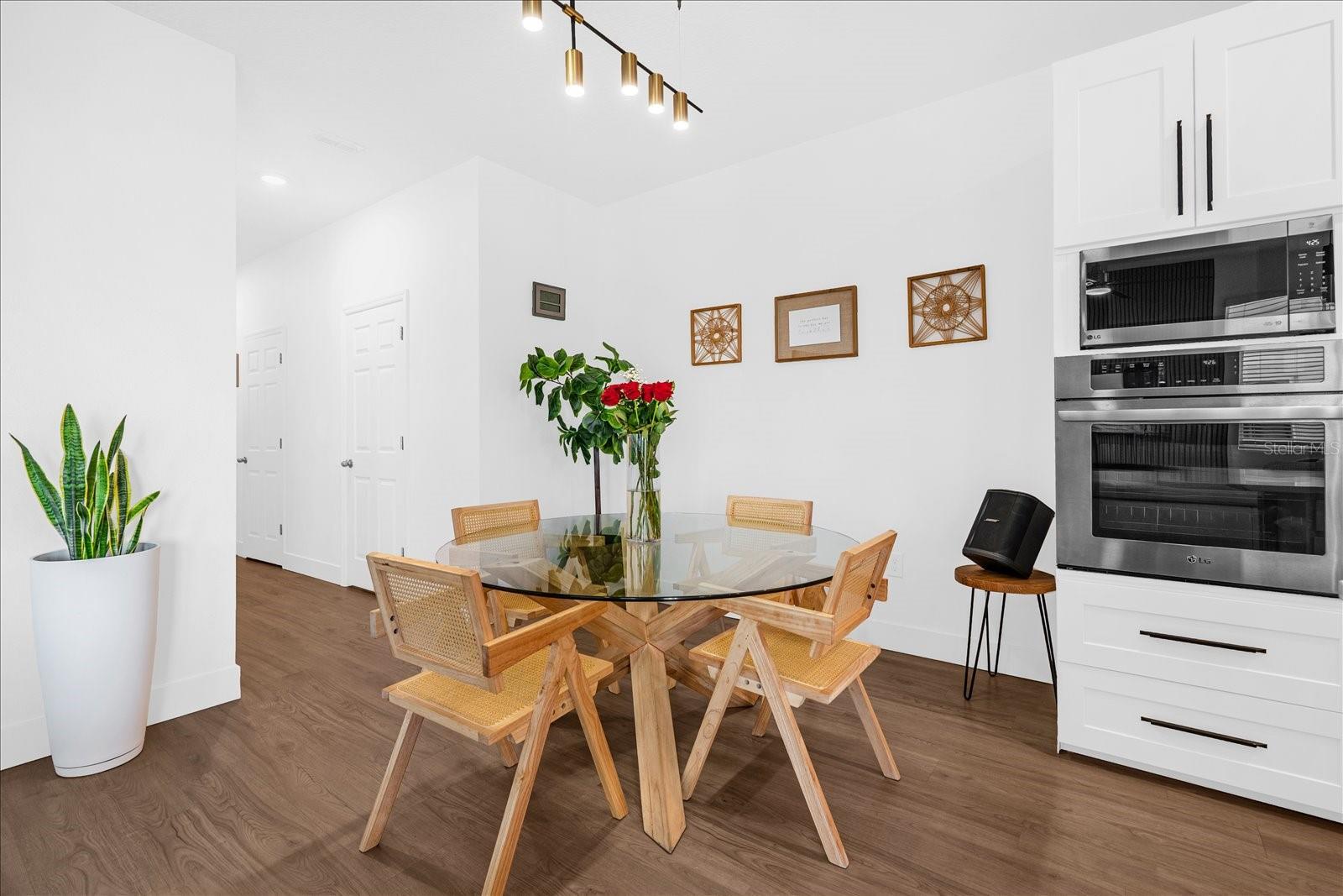 Image 8 of 37 For 15661 Willow Arbor Circle