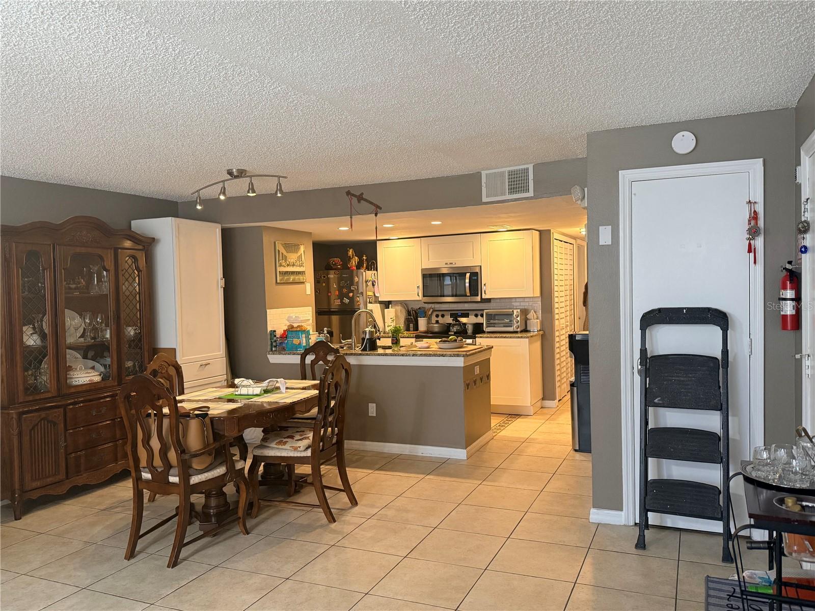 Image 6 of 32 For 2725 Poinciana Boulevard 147