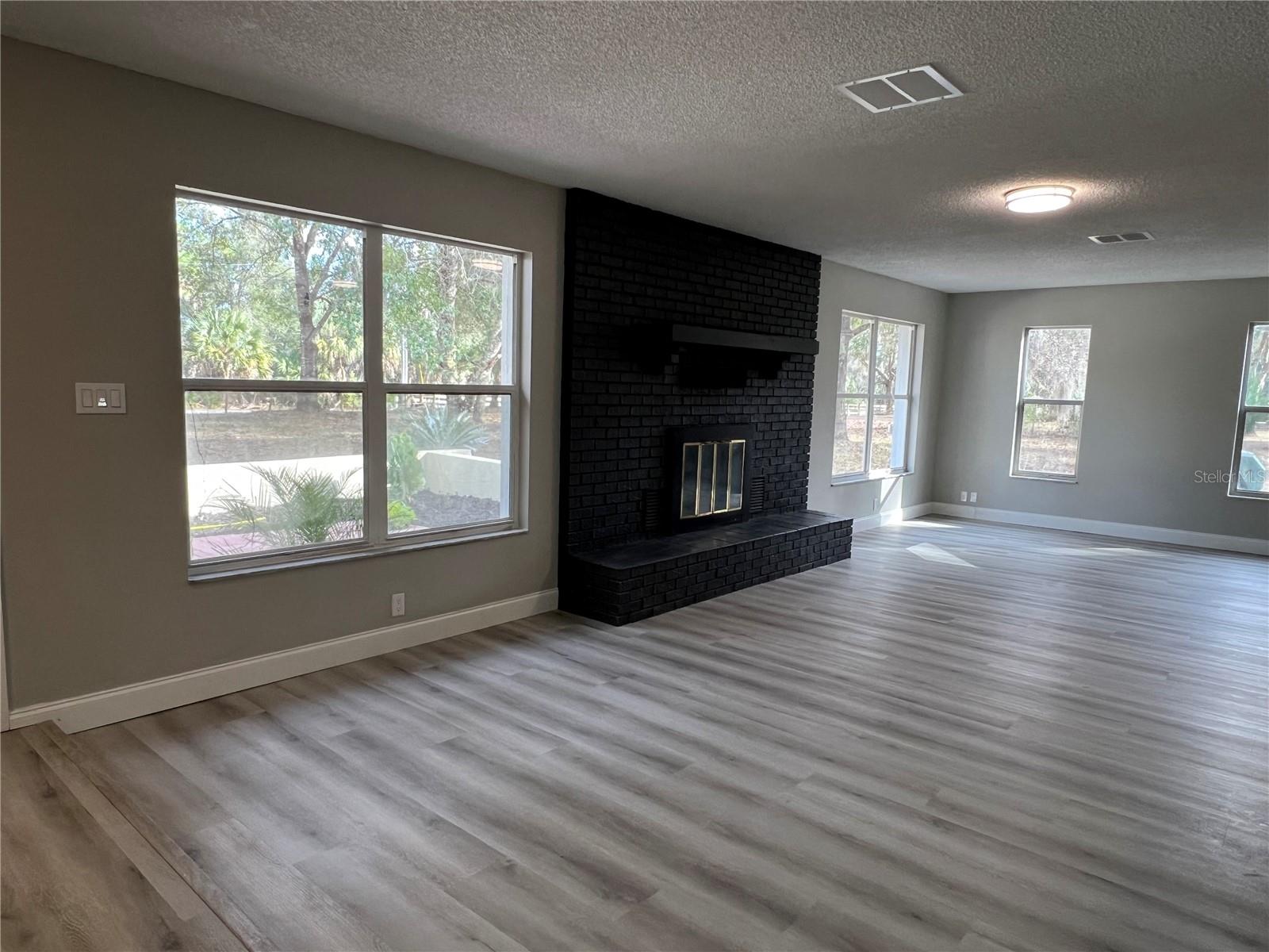 Image 19 of 43 For 4850 Ladybug Drive