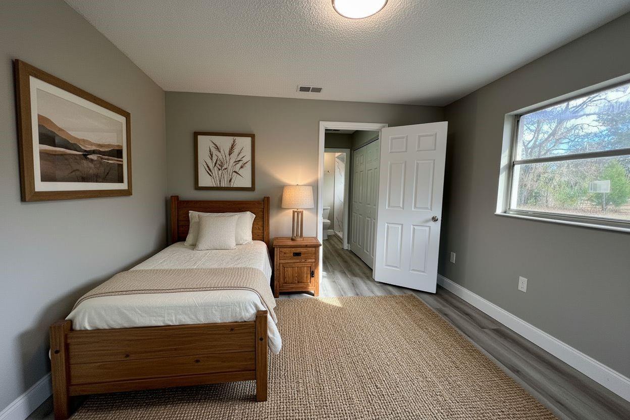 Image 28 of 43 For 4850 Ladybug Drive