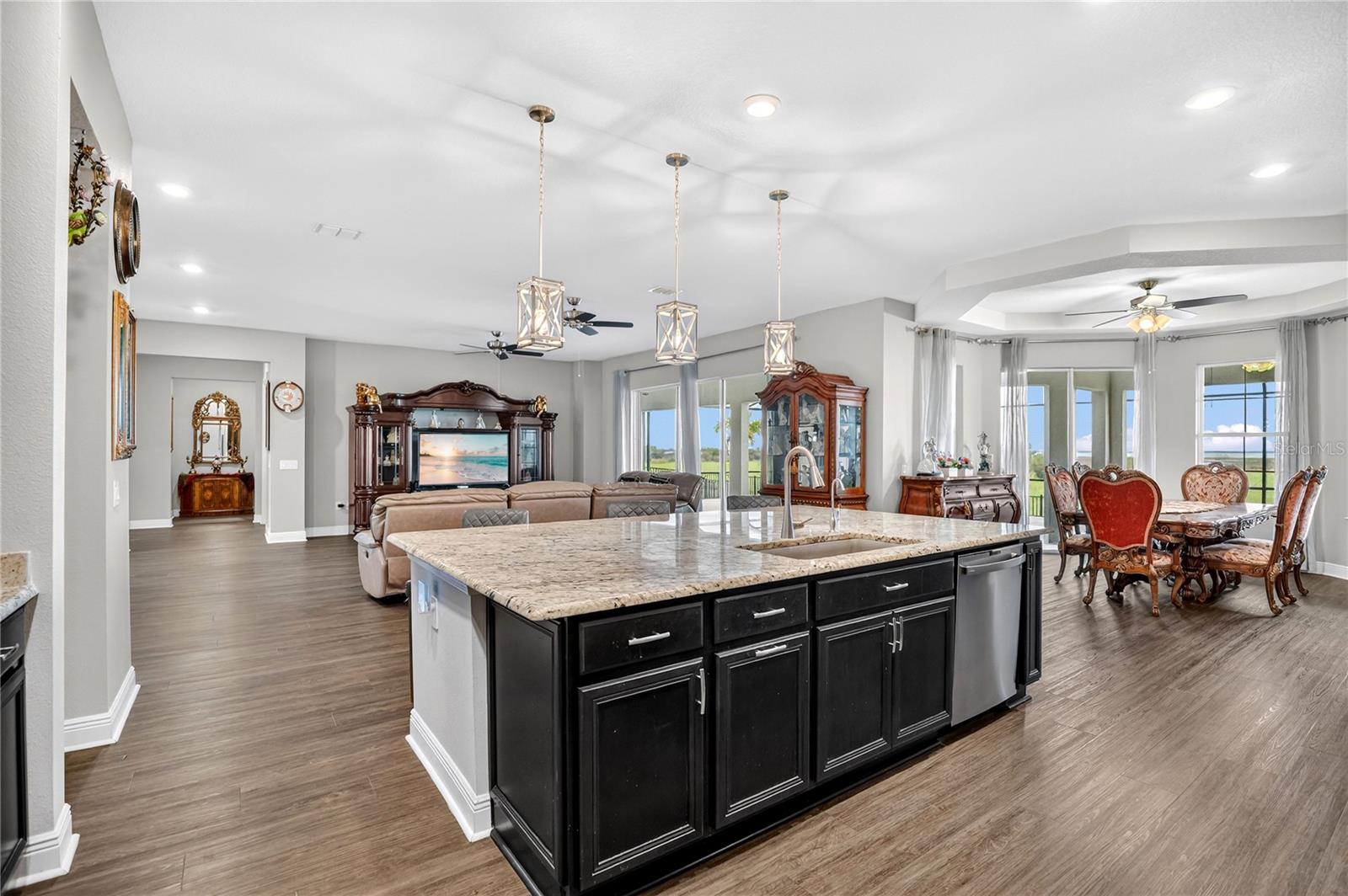 Image 15 of 67 For 760 Windlass Court