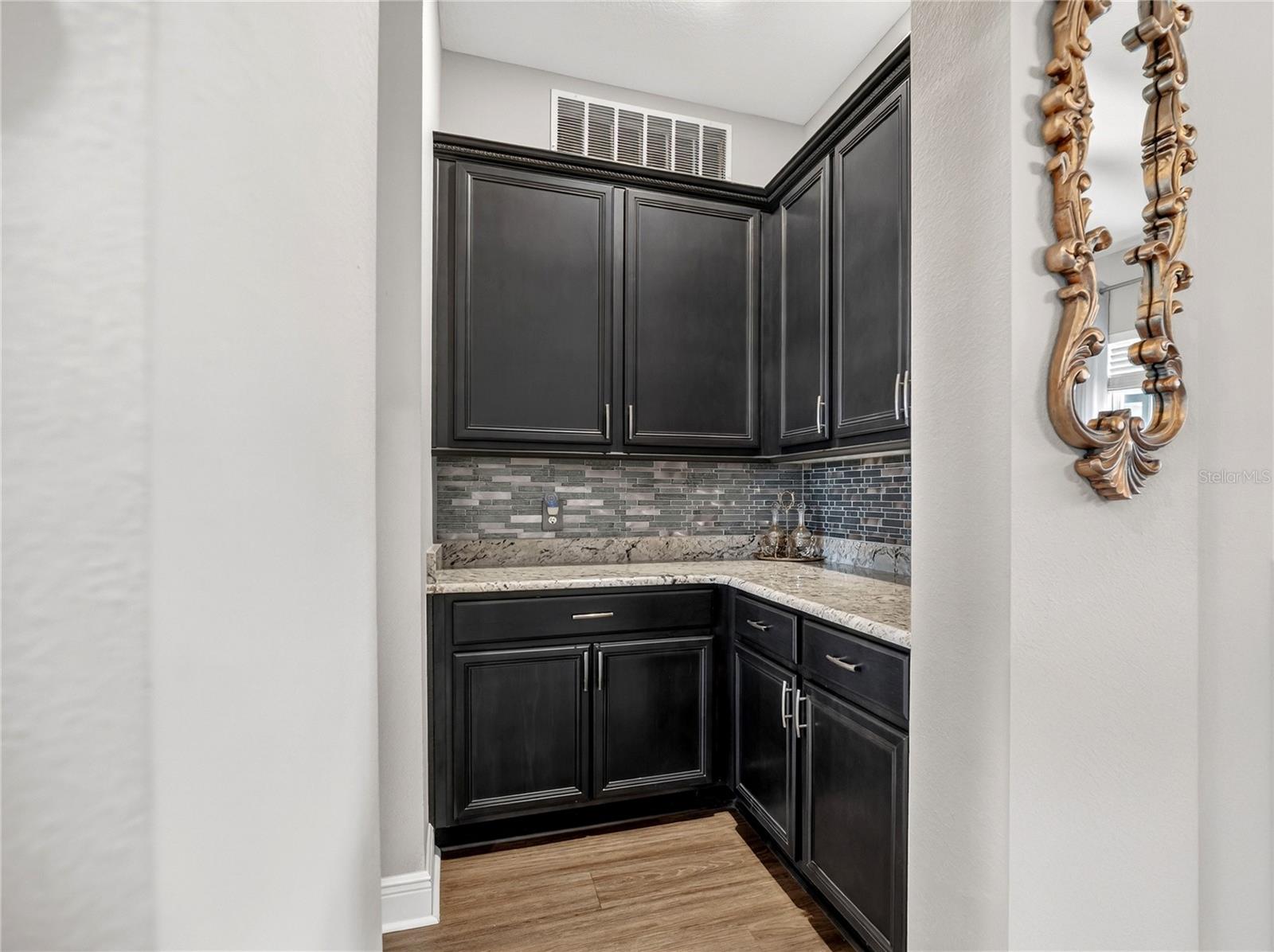 Image 16 of 67 For 760 Windlass Court