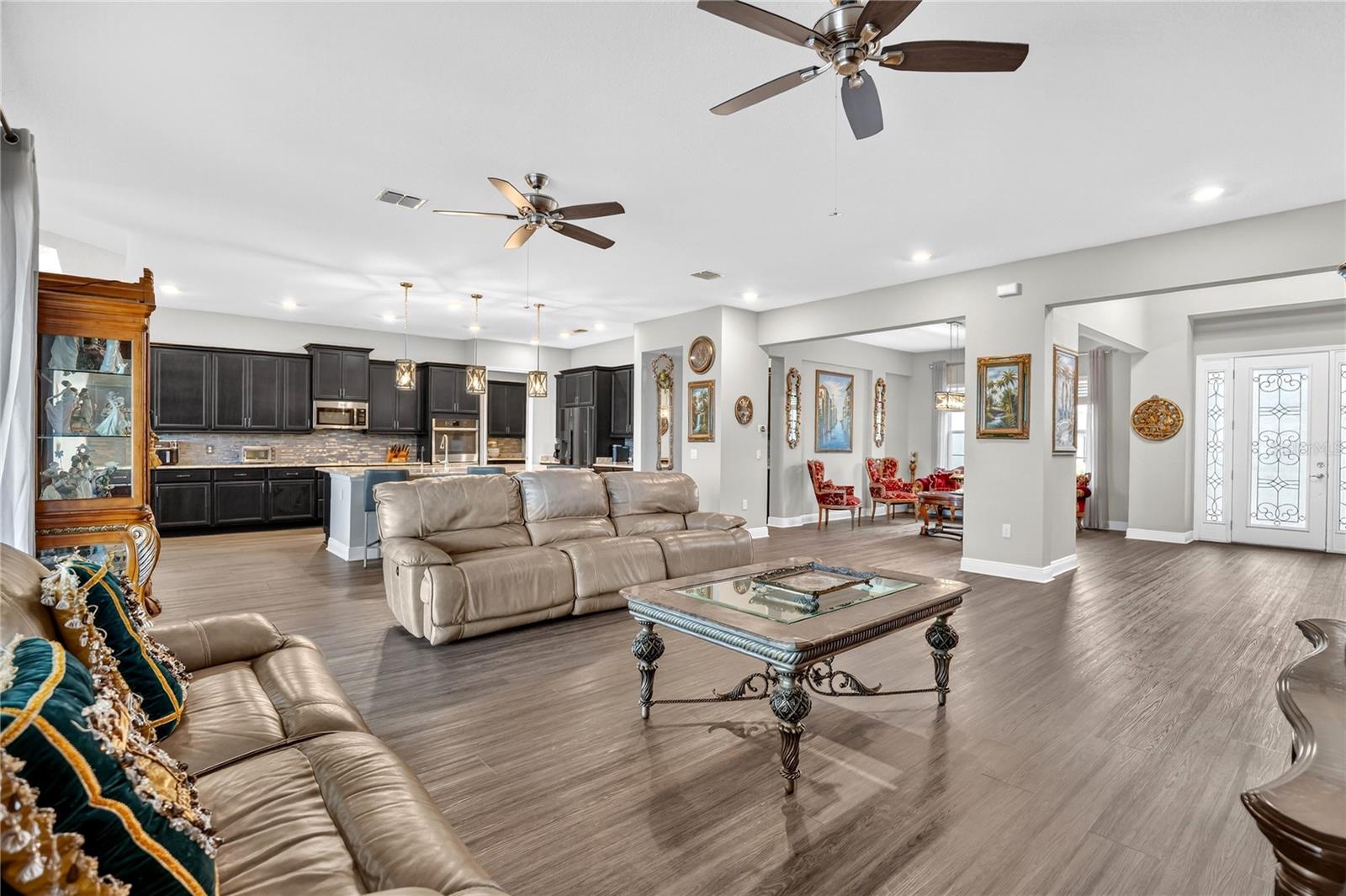 Image 17 of 67 For 760 Windlass Court