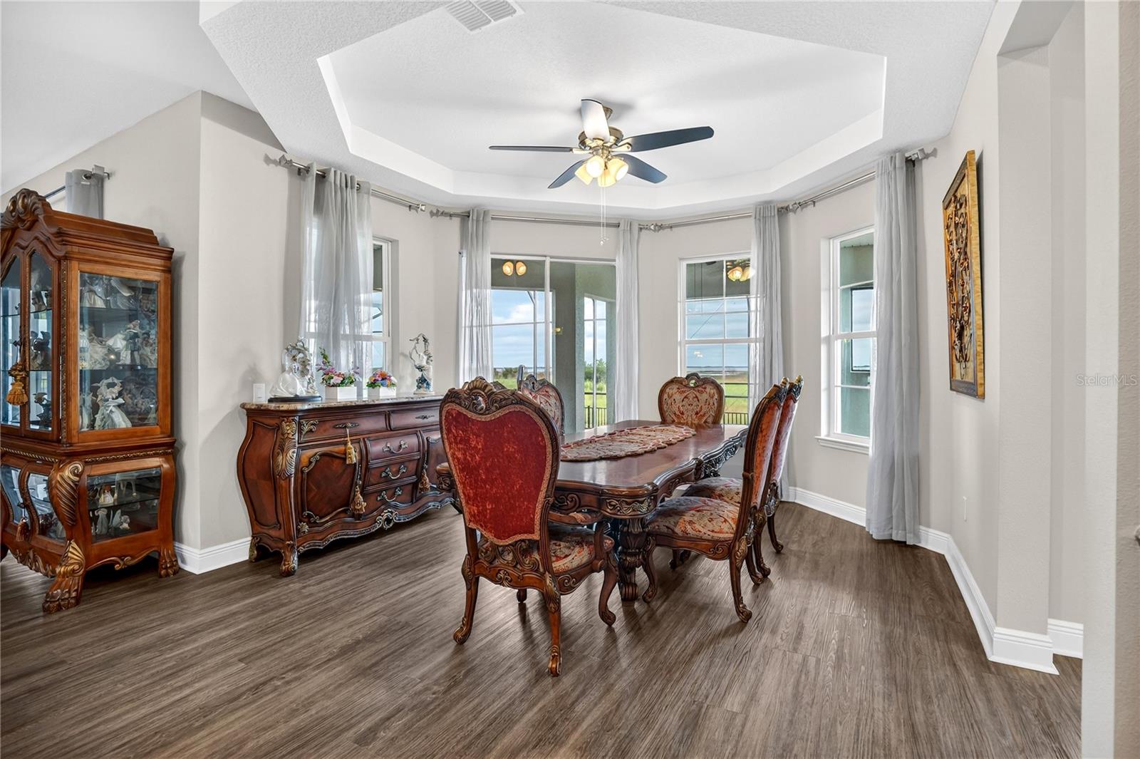 Image 18 of 67 For 760 Windlass Court