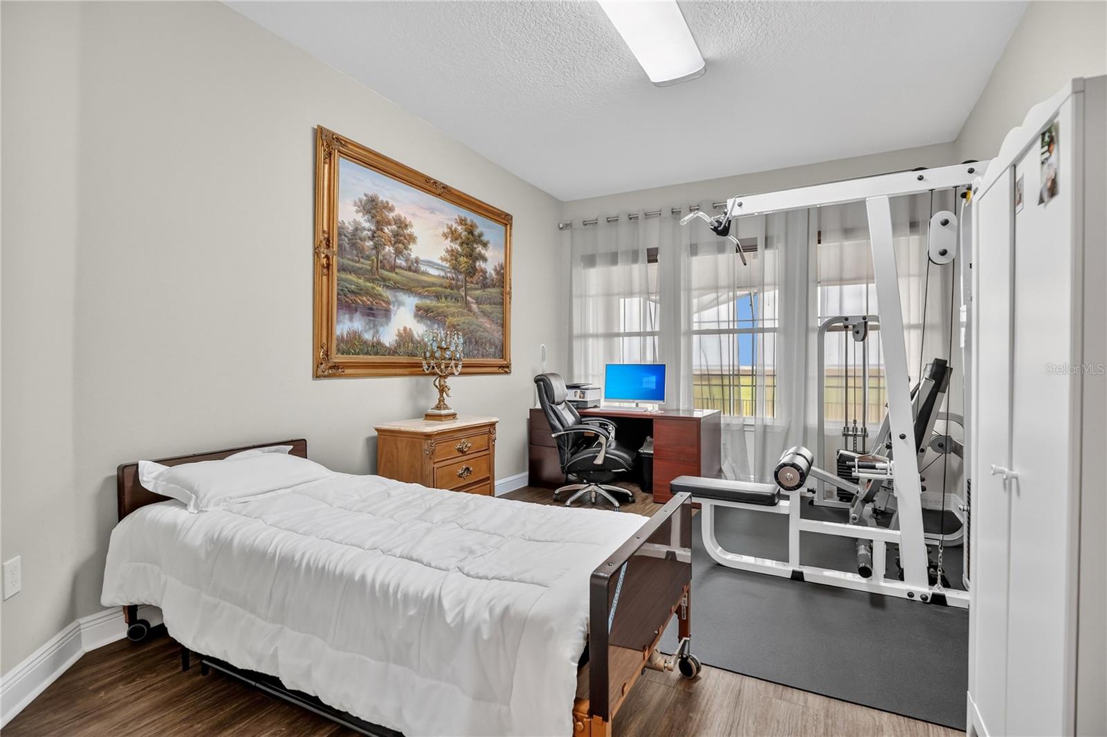 Image 20 of 67 For 760 Windlass Court