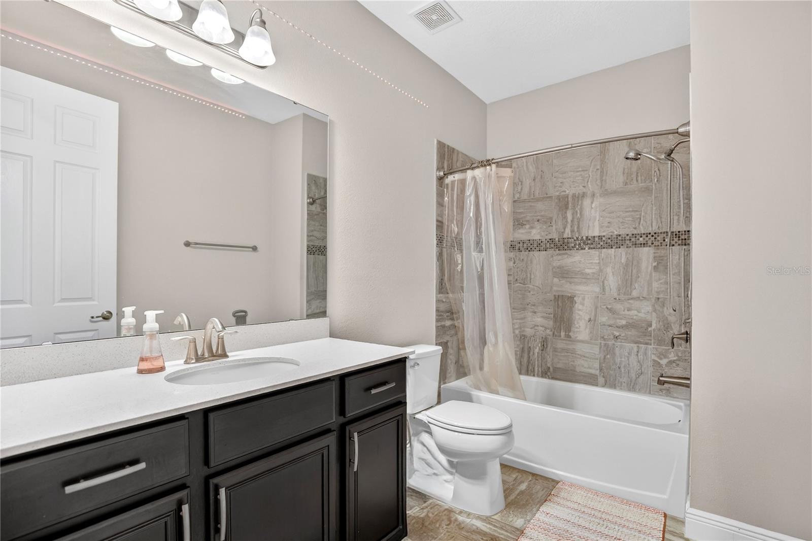 Image 39 of 67 For 760 Windlass Court