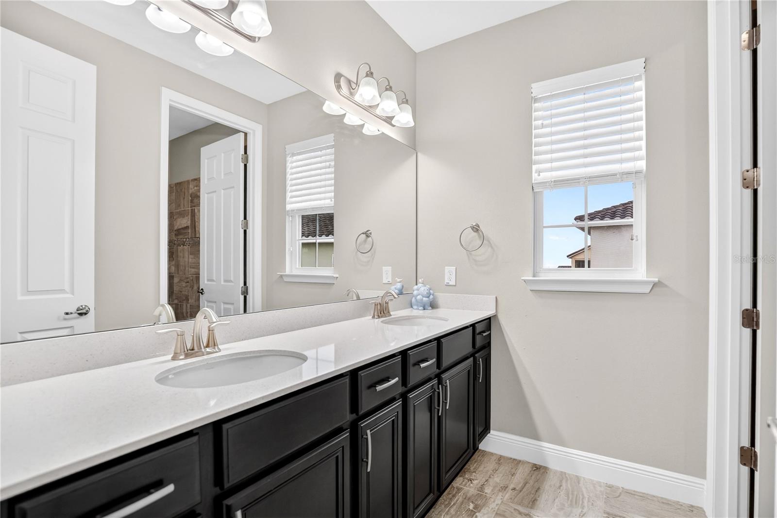 Image 40 of 67 For 760 Windlass Court