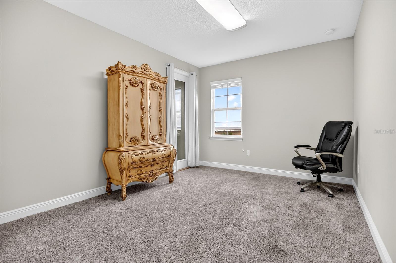 Image 43 of 67 For 760 Windlass Court