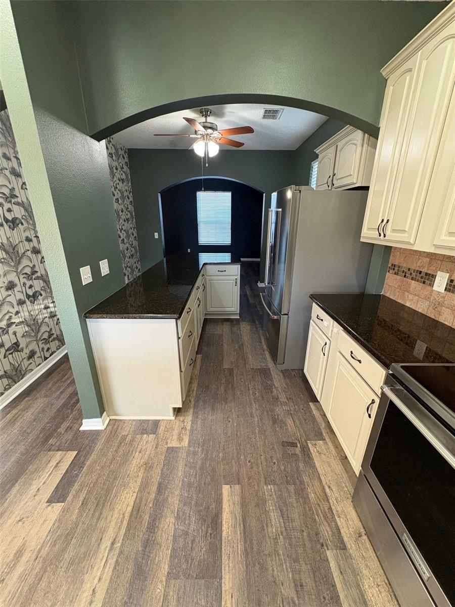 Image 11 of 44 For 448 Eastbridge Drive