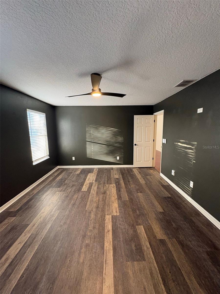 Image 20 of 44 For 448 Eastbridge Drive