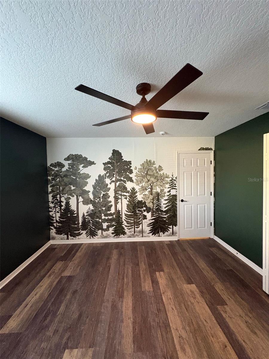 Image 27 of 44 For 448 Eastbridge Drive