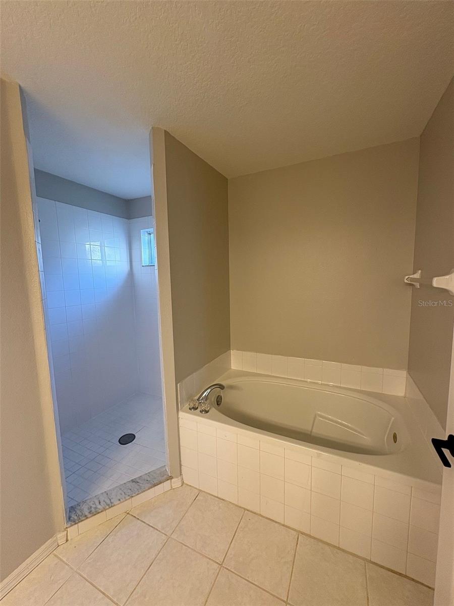 Image 33 of 44 For 448 Eastbridge Drive