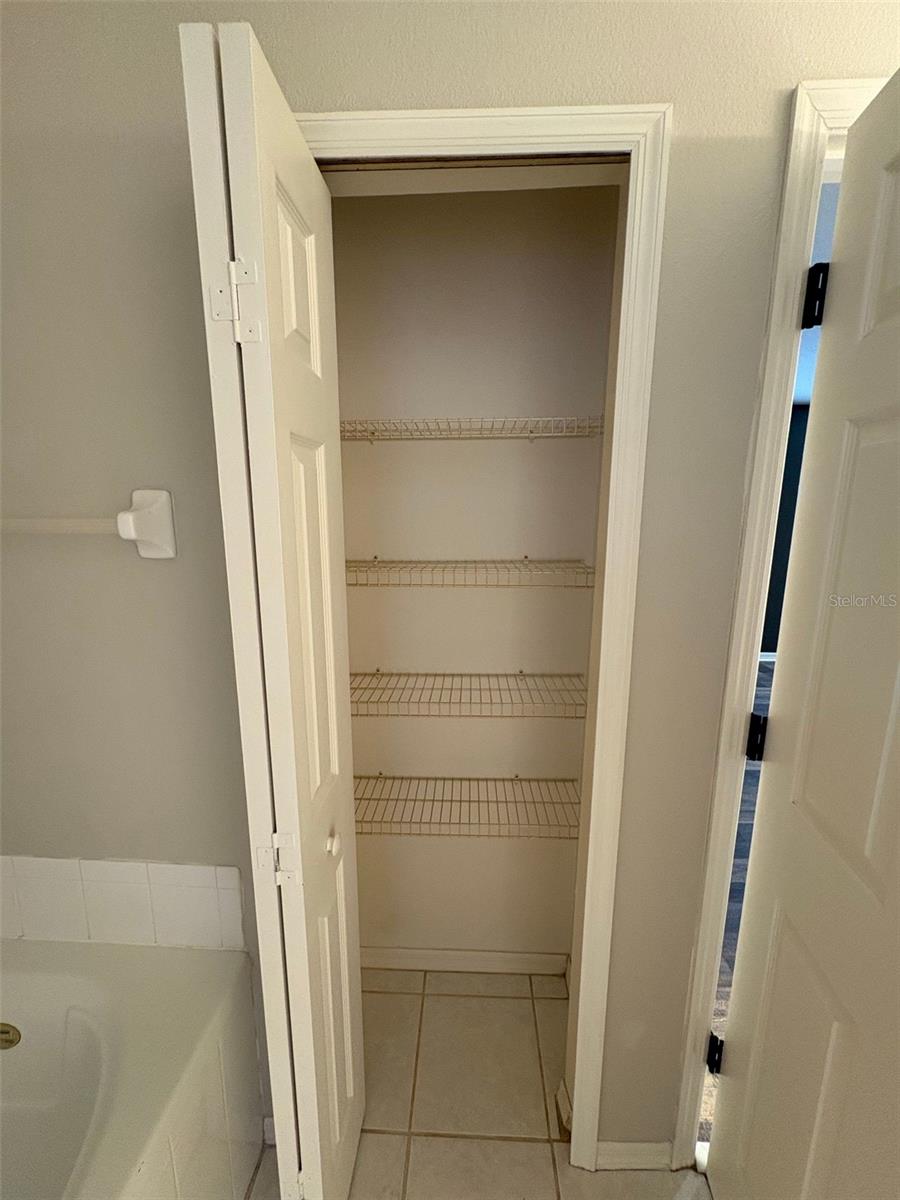 Image 37 of 44 For 448 Eastbridge Drive