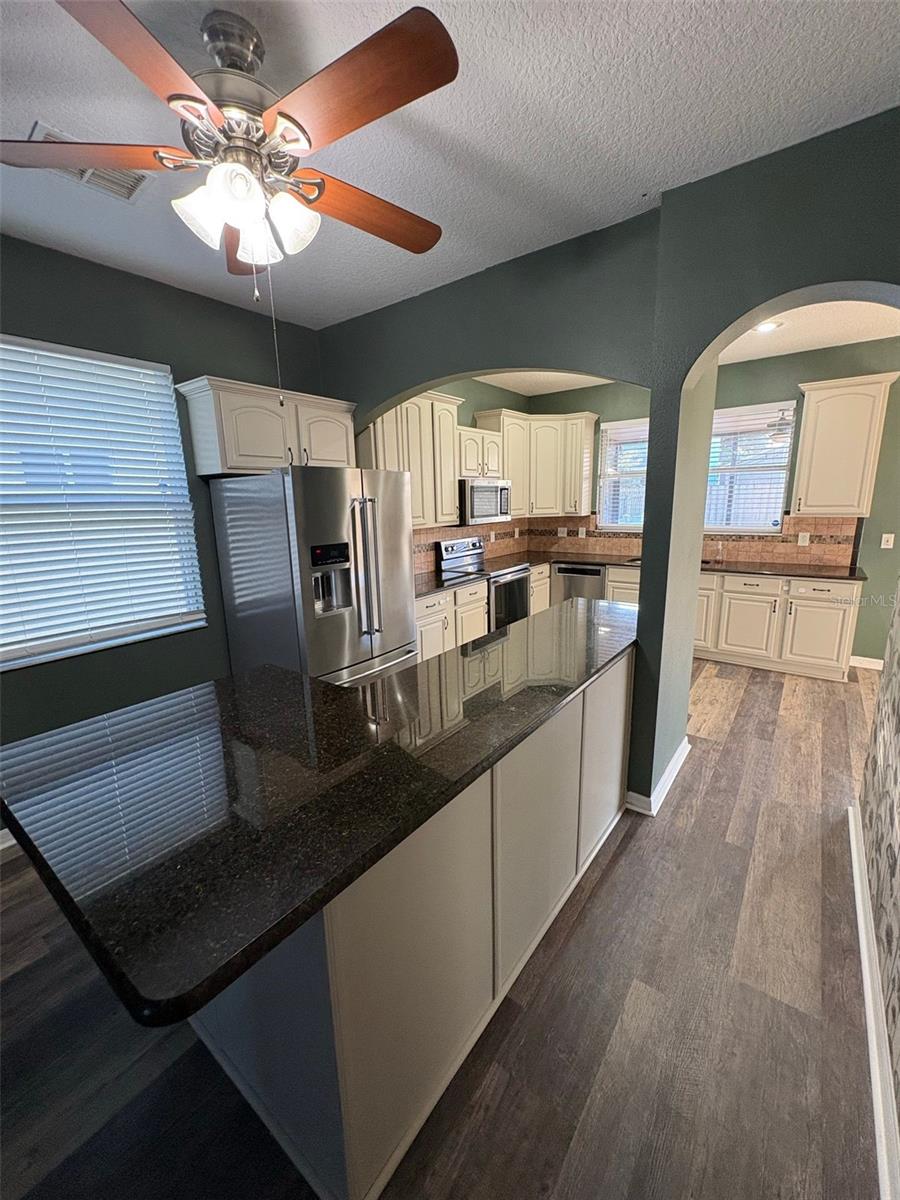 Image 4 of 44 For 448 Eastbridge Drive