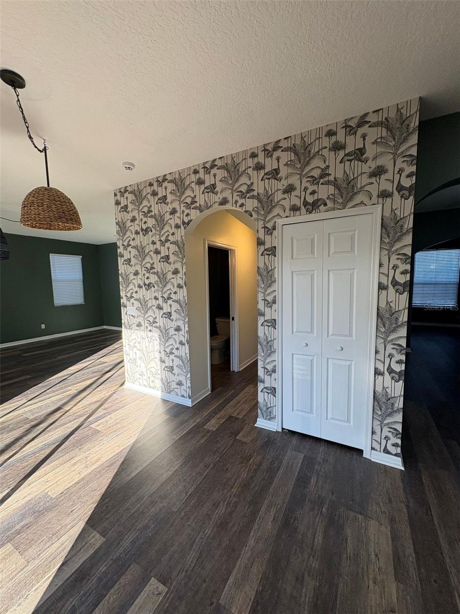 Image 5 of 44 For 448 Eastbridge Drive