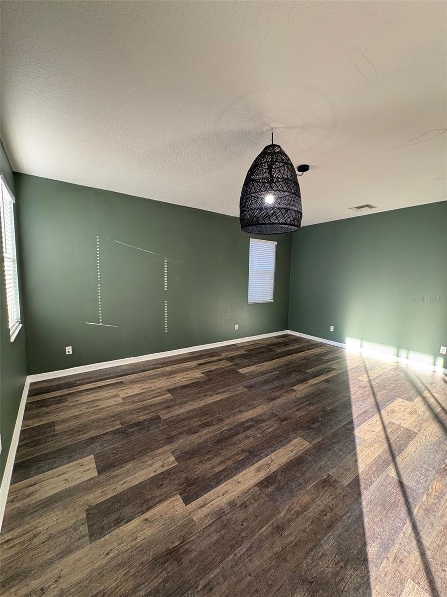 Image 7 of 44 For 448 Eastbridge Drive