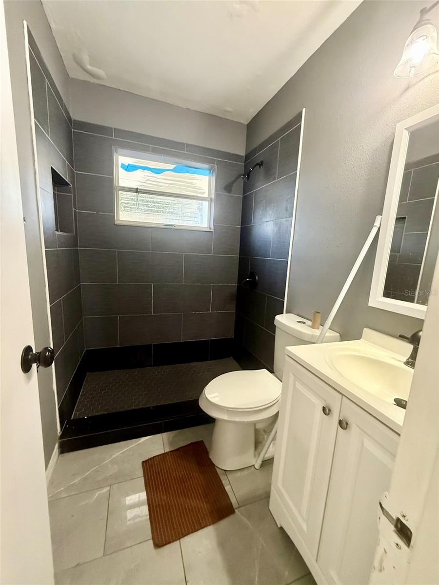 Image 9 of 12 For 822 Ariana Street