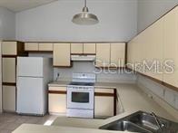 Image 9 of 29 For 31 Lakepointe Circle