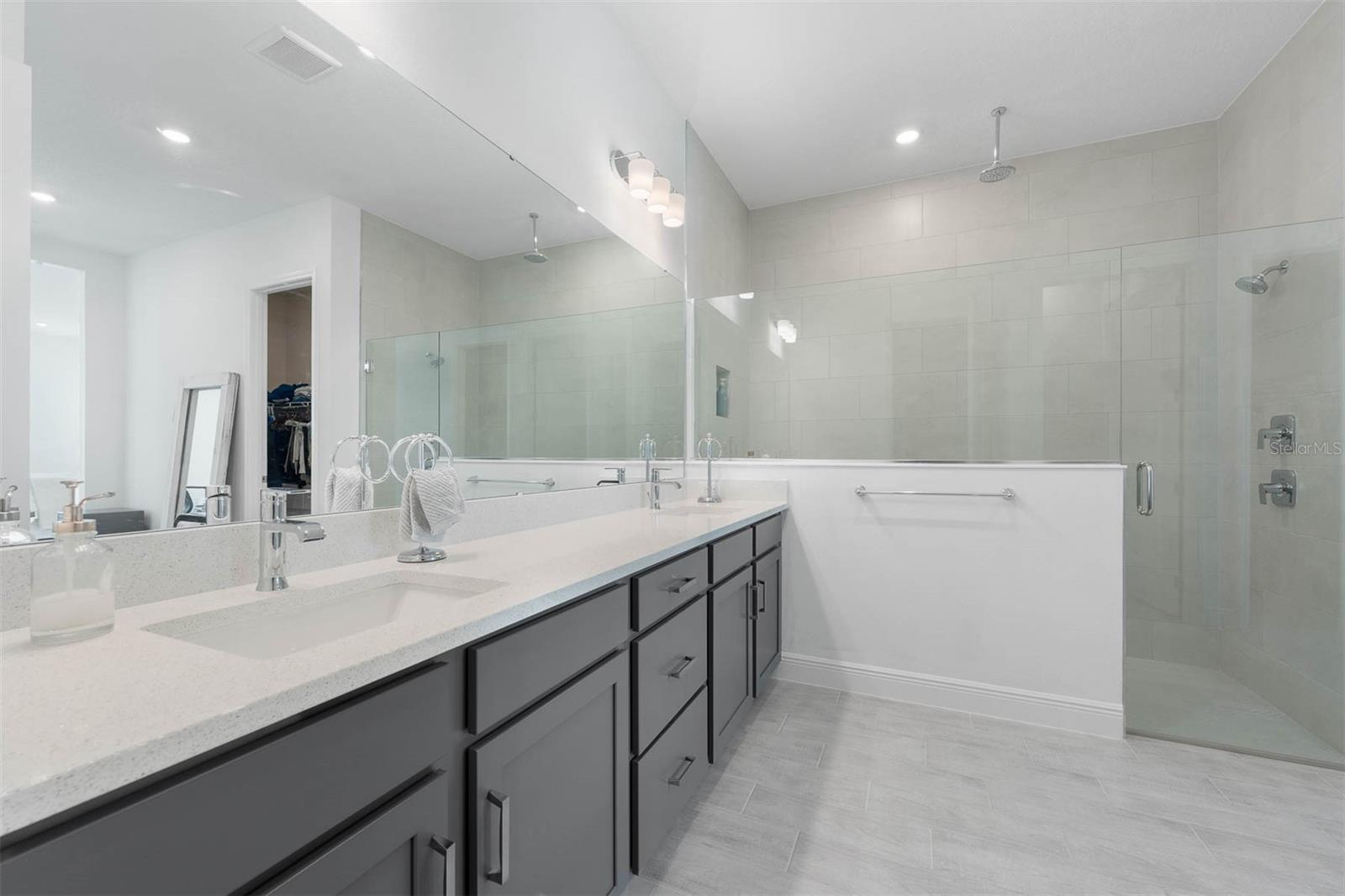 Image 25 of 52 For 13589 Mcmillan Drive