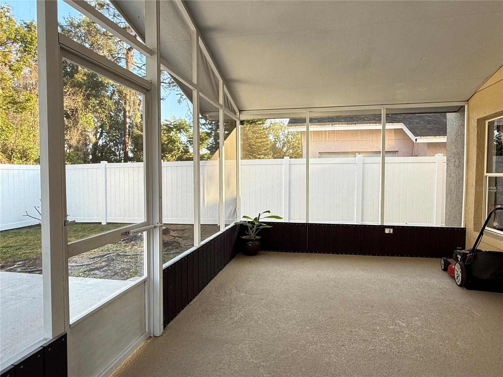 Image 10 of 19 For 1345 Silverthorn Drive