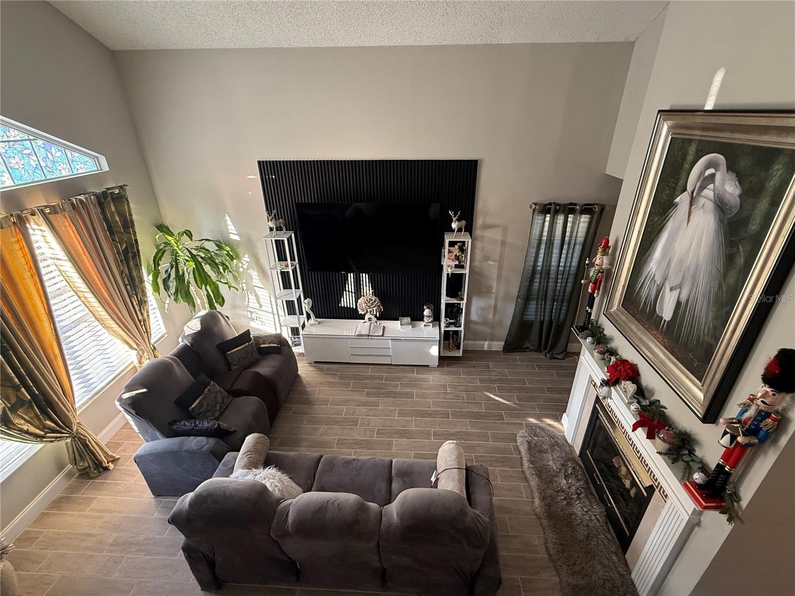 Image 12 of 19 For 1345 Silverthorn Drive