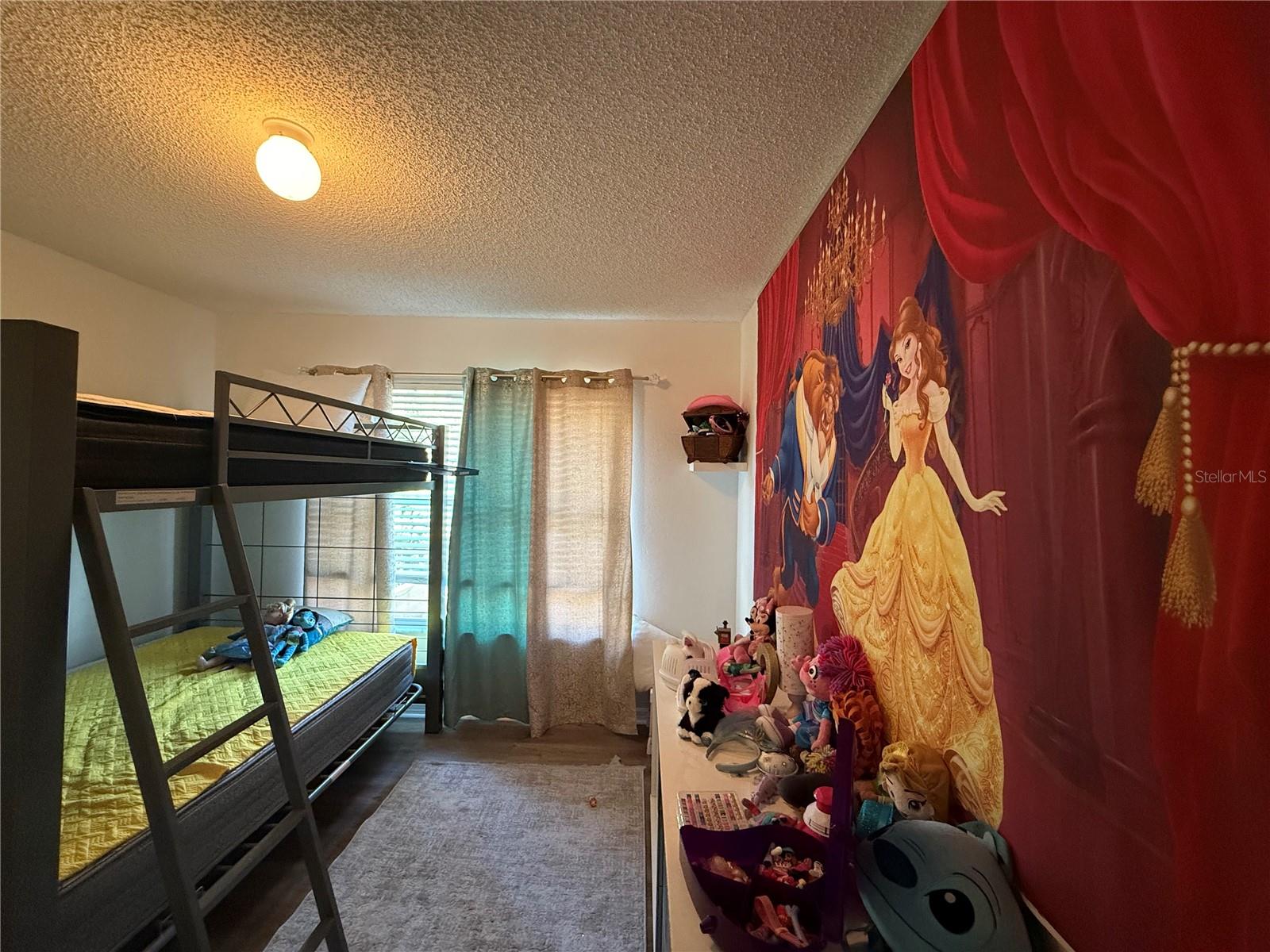 Image 14 of 19 For 1345 Silverthorn Drive