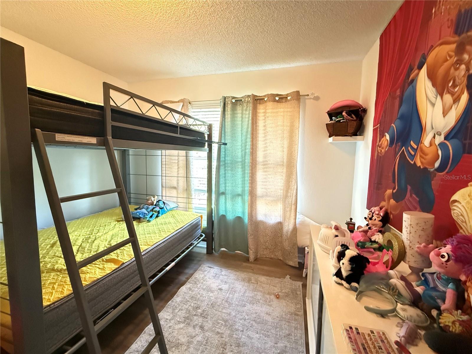 Image 18 of 19 For 1345 Silverthorn Drive