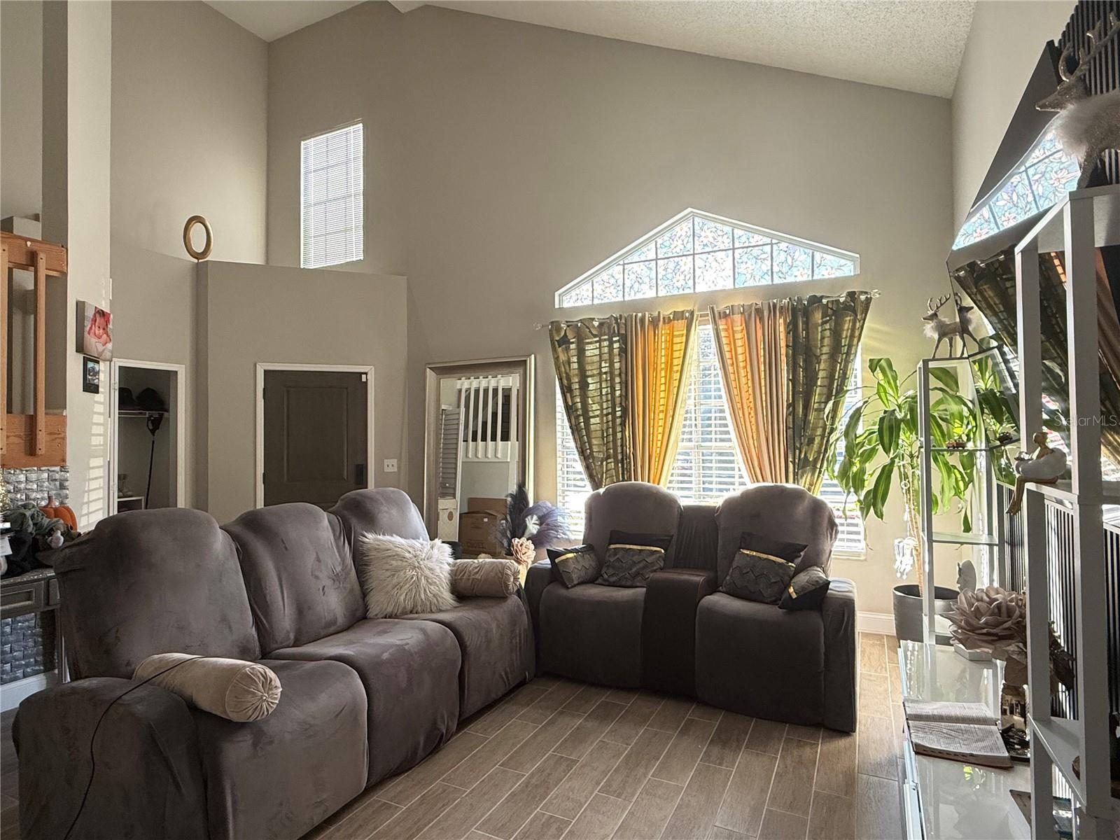 Image 3 of 19 For 1345 Silverthorn Drive