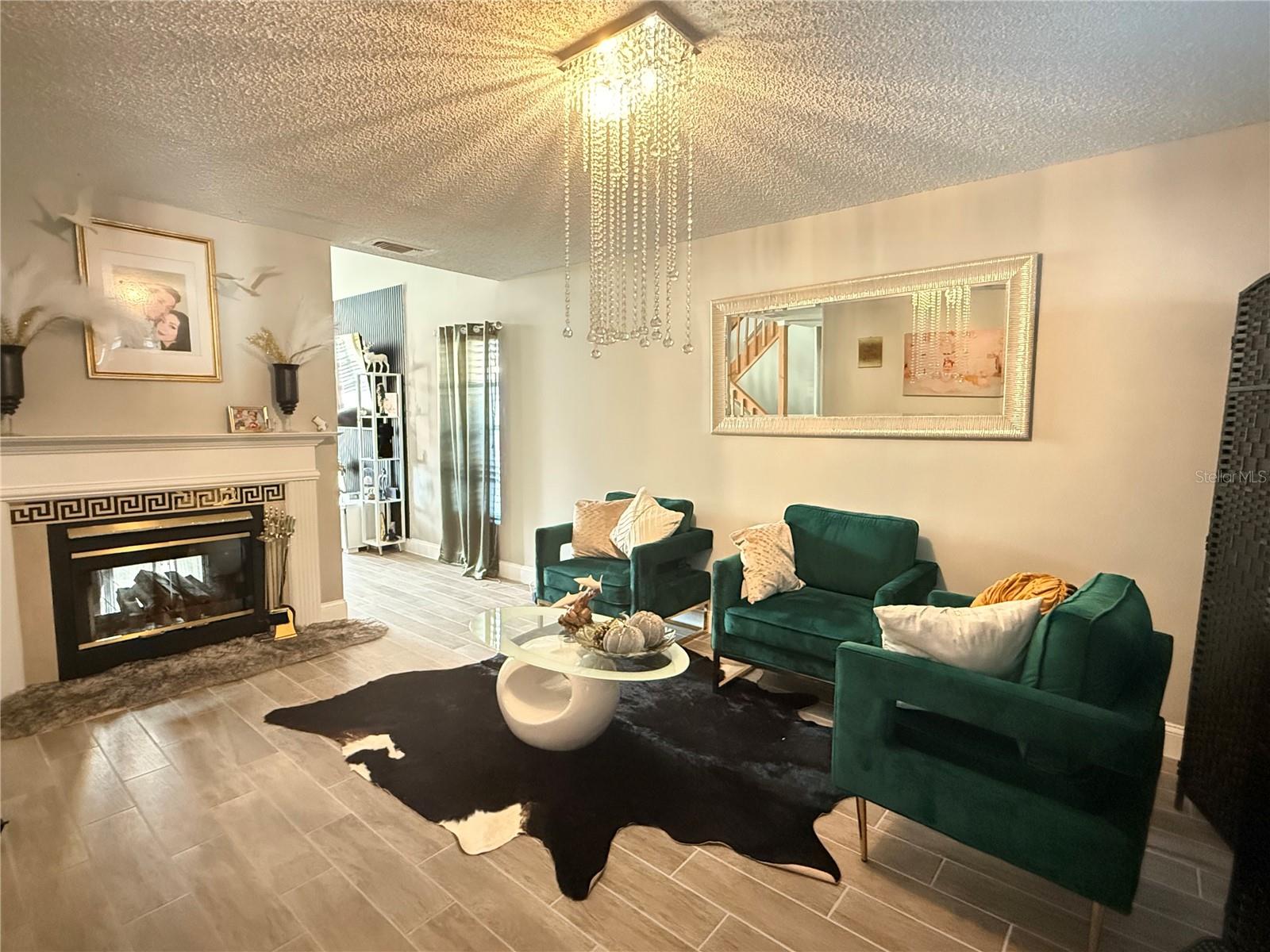 Image 4 of 19 For 1345 Silverthorn Drive