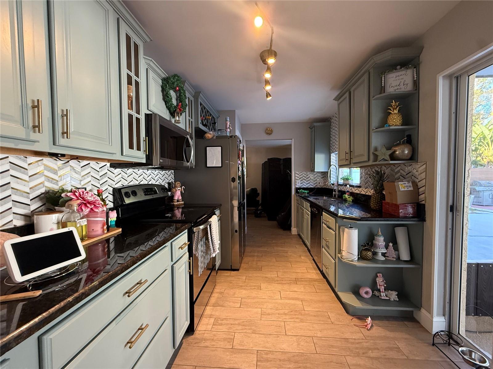 Image 7 of 19 For 1345 Silverthorn Drive