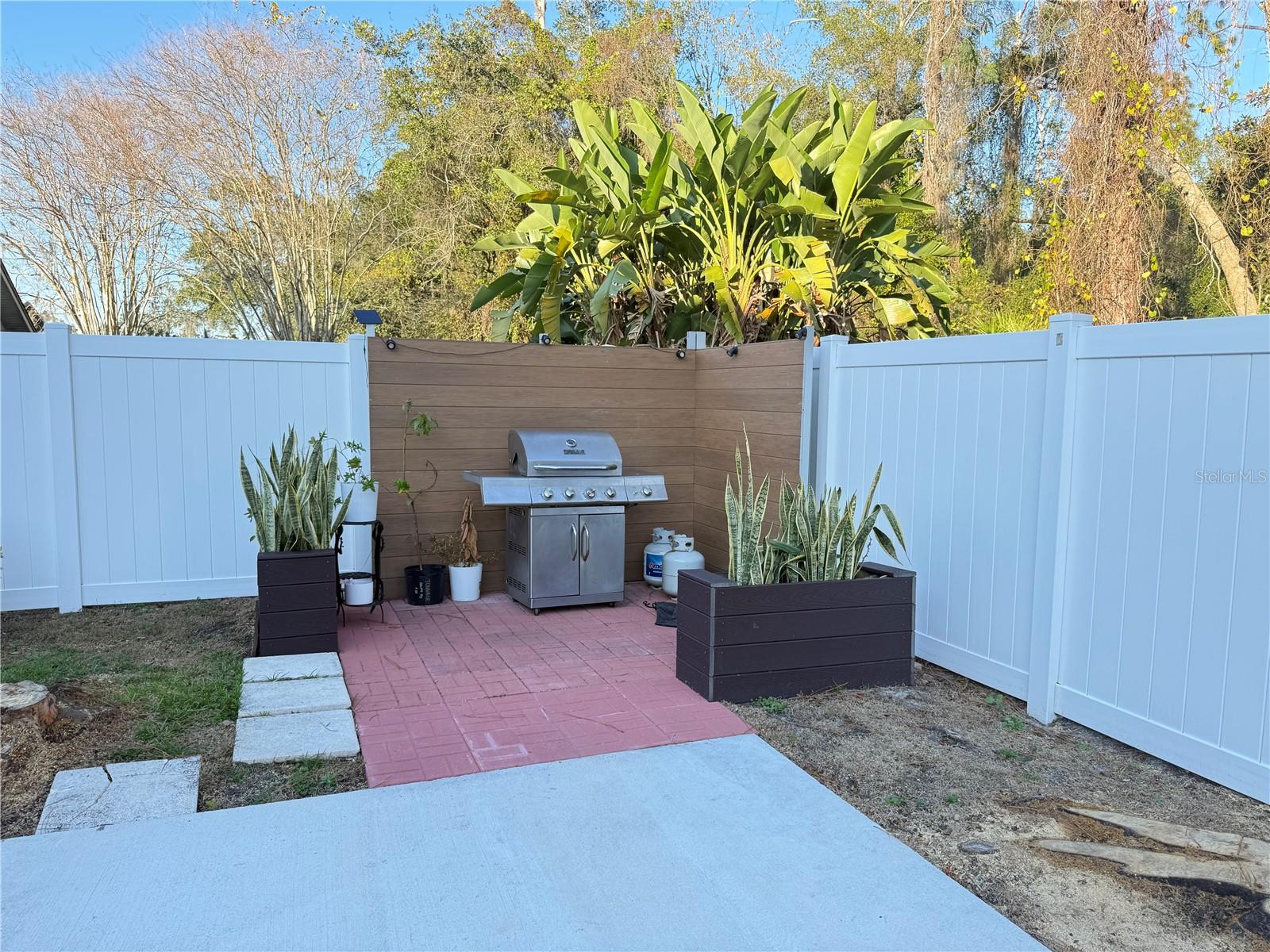 Image 8 of 19 For 1345 Silverthorn Drive