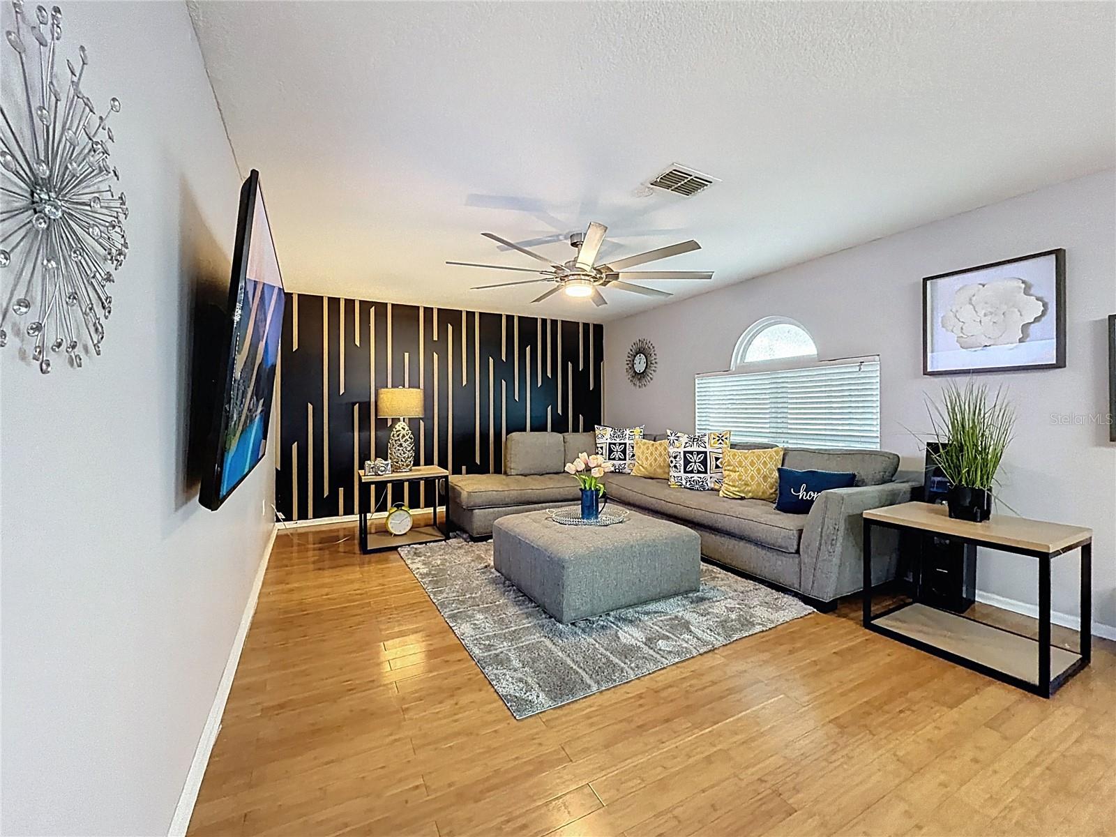 Image 4 of 30 For 243 Ashford Drive