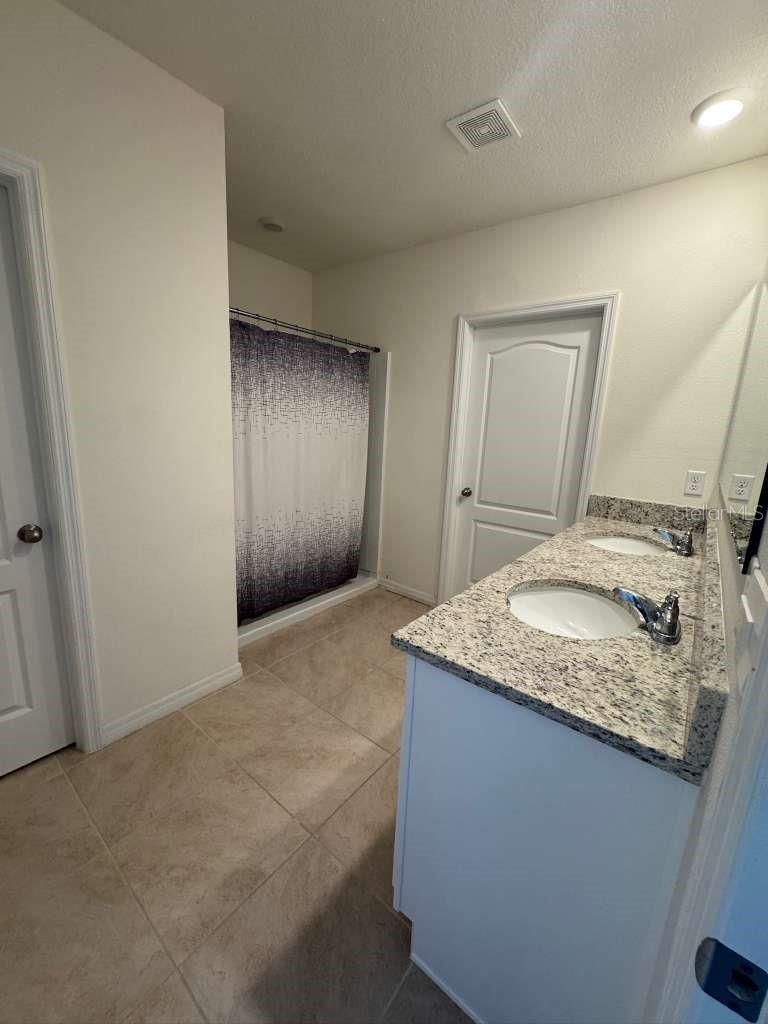 Image 17 of 22 For 9752 Black Walnut Drive