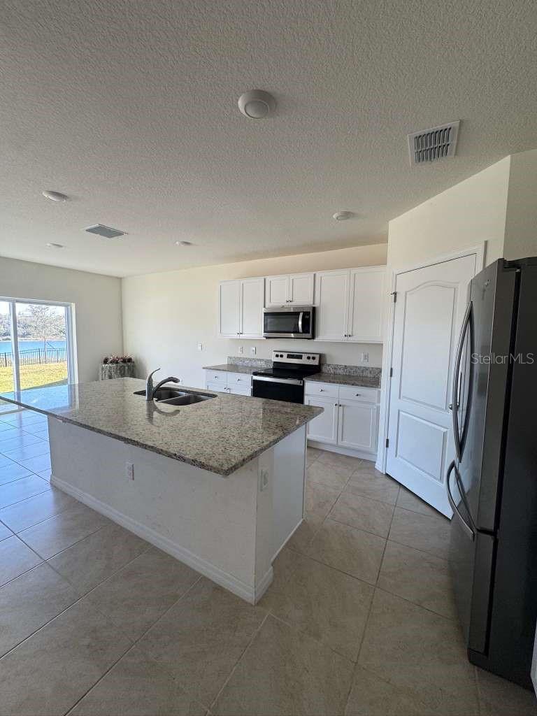 Image 4 of 22 For 9752 Black Walnut Drive