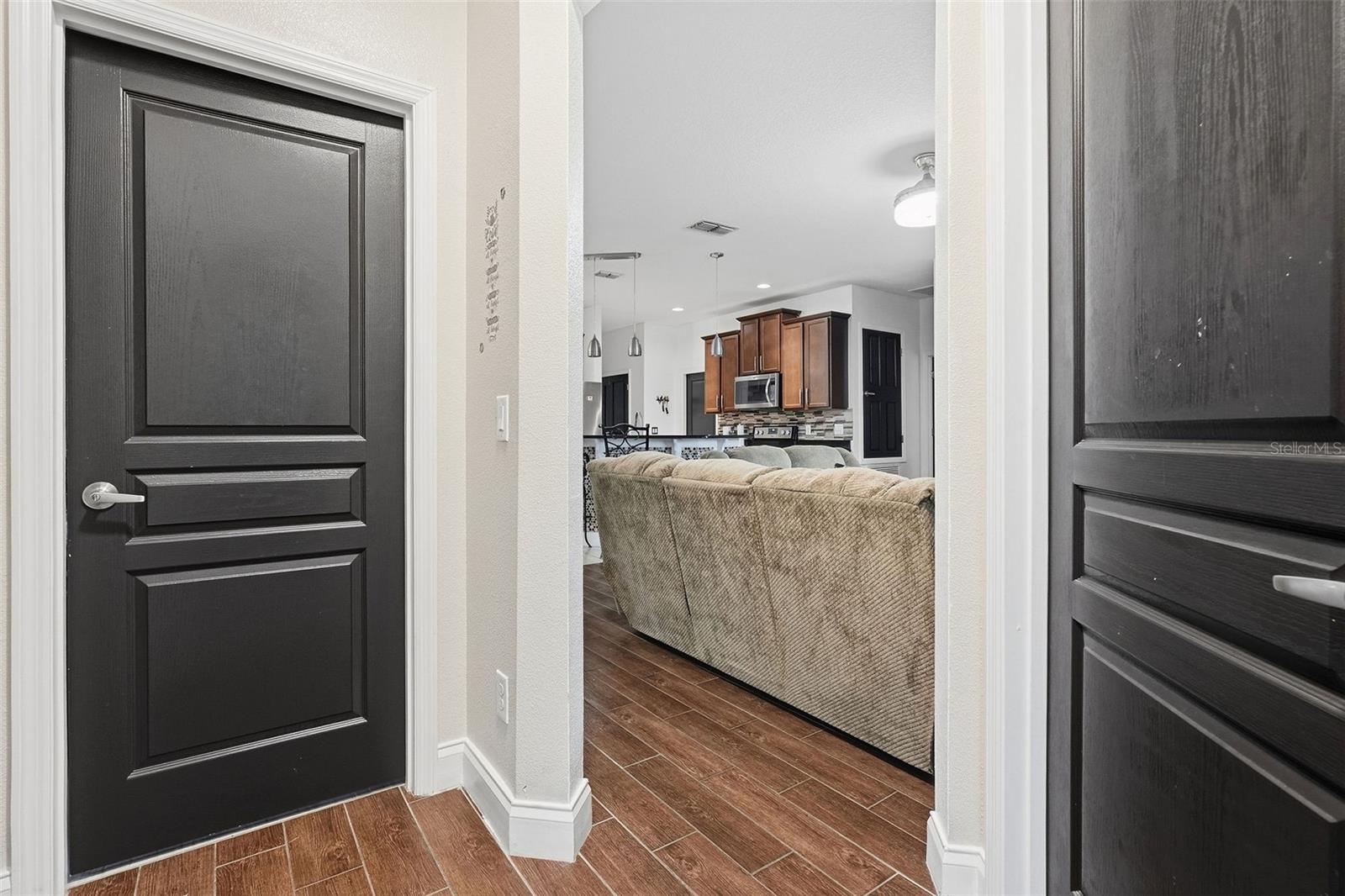 Image 18 of 37 For 4737 Blackthorn Circle