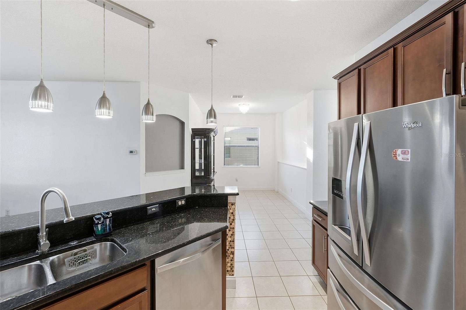 Image 8 of 37 For 4737 Blackthorn Circle