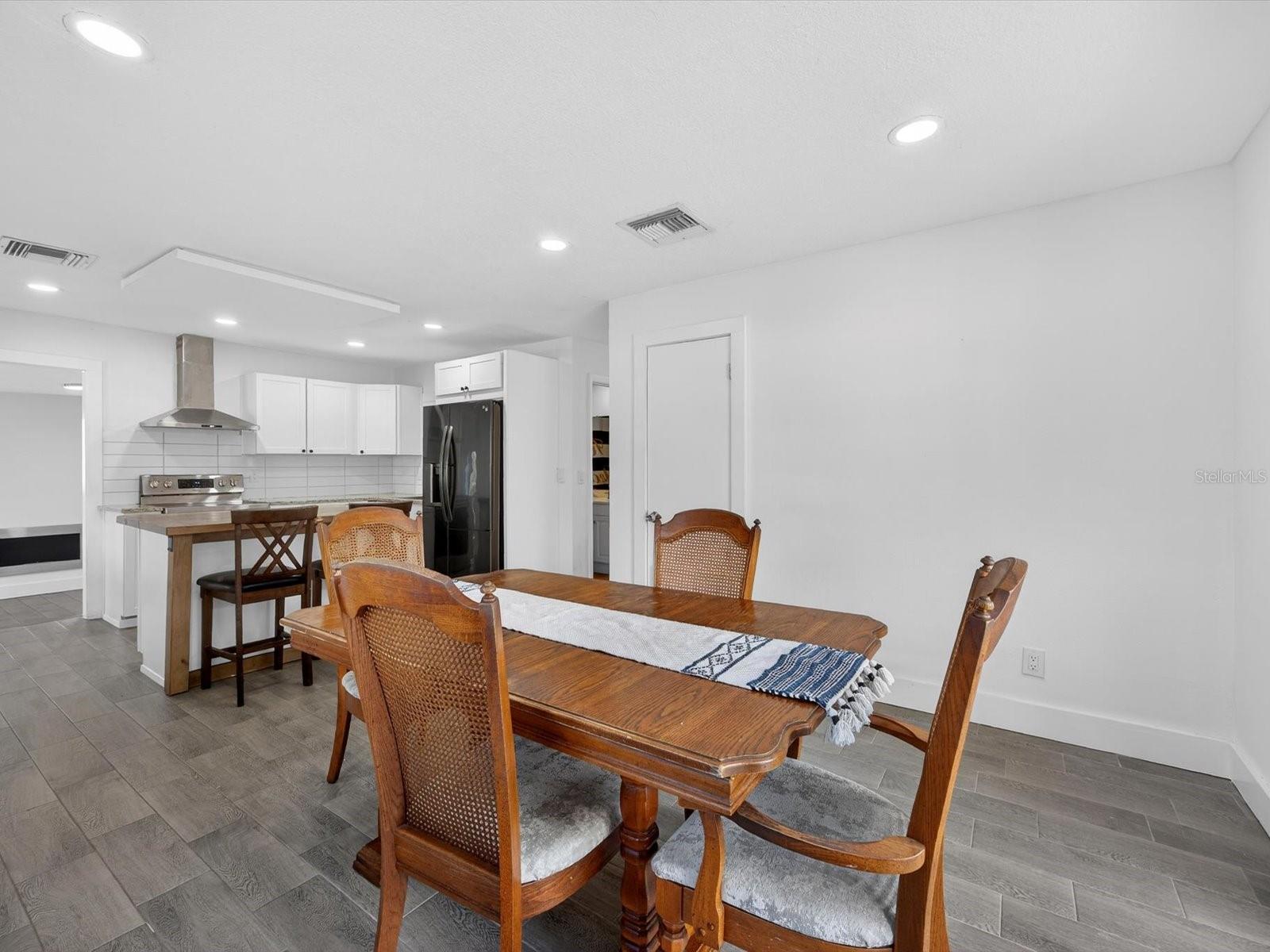 Image 14 of 34 For 1203 Marie Avenue