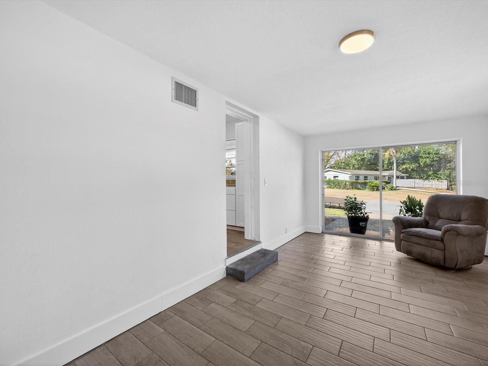 Image 6 of 34 For 1203 Marie Avenue