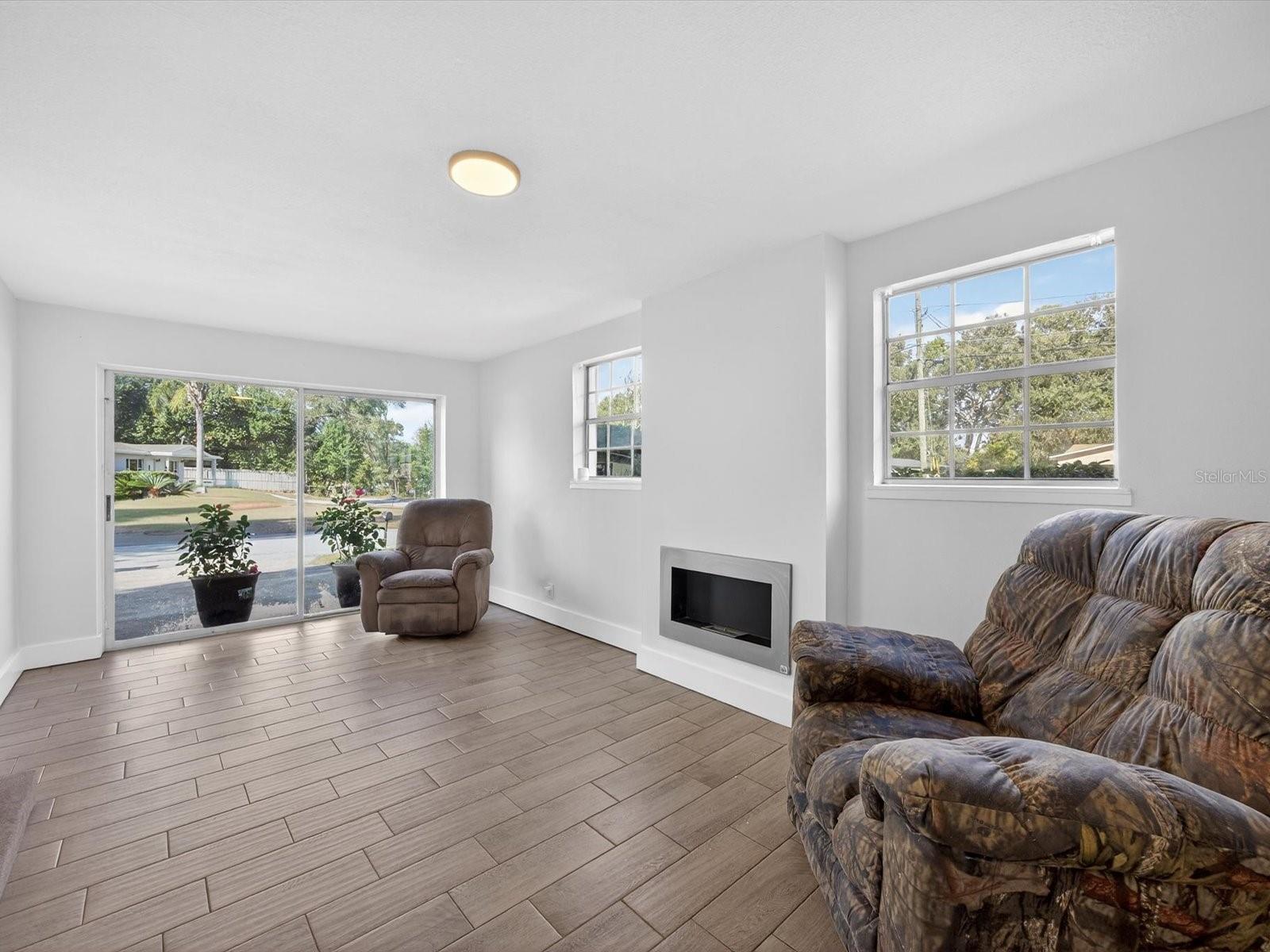 Image 7 of 34 For 1203 Marie Avenue