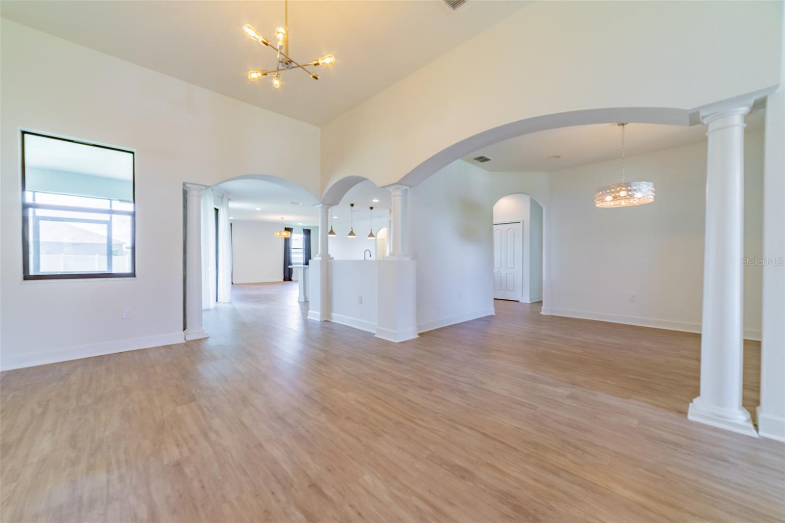 Image 10 of 60 For 570 Sanctuary Boulevard