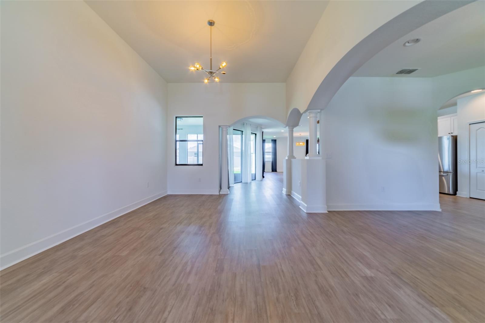 Image 12 of 60 For 570 Sanctuary Boulevard