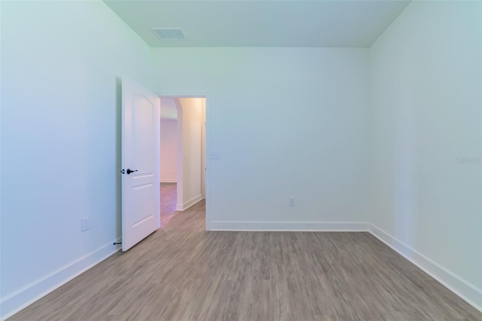 Image 35 of 60 For 570 Sanctuary Boulevard