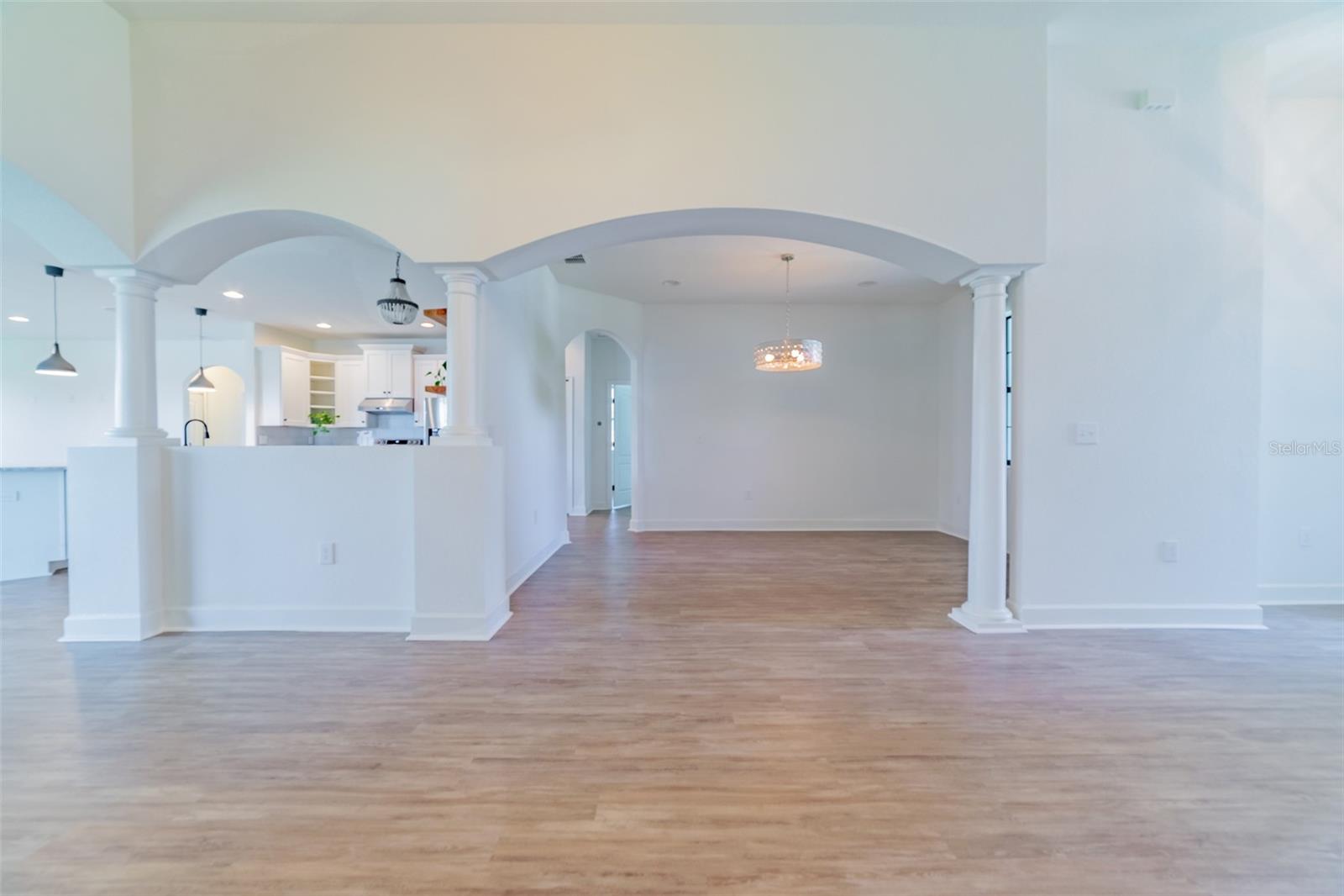 Image 8 of 60 For 570 Sanctuary Boulevard