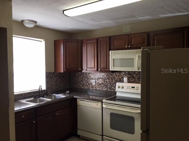 Image 3 of 8 For 432 Banyon Tree Circle 102