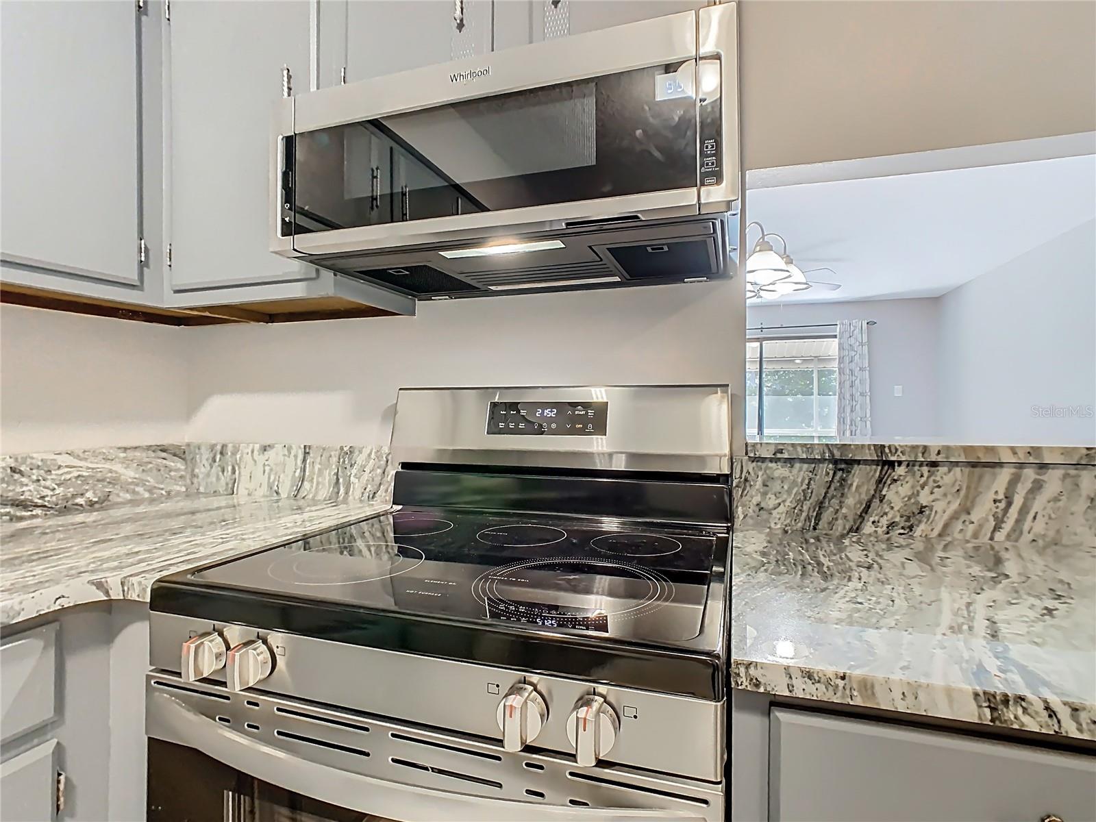 Image 3 of 39 For 130 Johnson Avenue 206