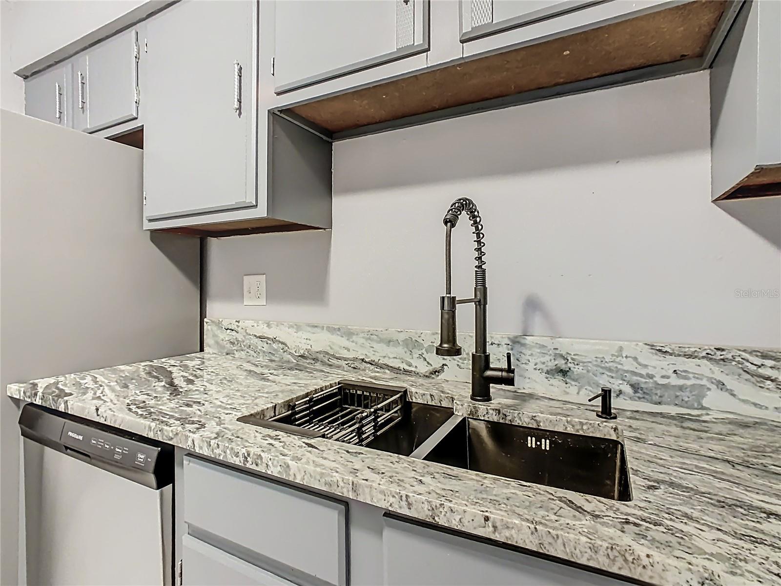 Image 4 of 39 For 130 Johnson Avenue 206