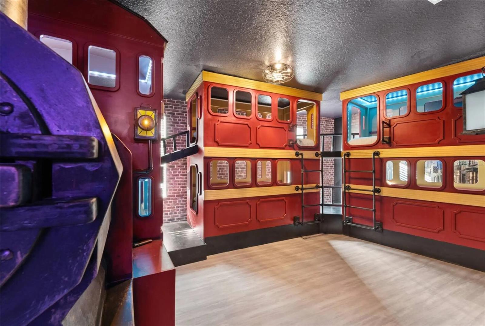 Image 3 of 39 For 1513 Mulligan Boulevard