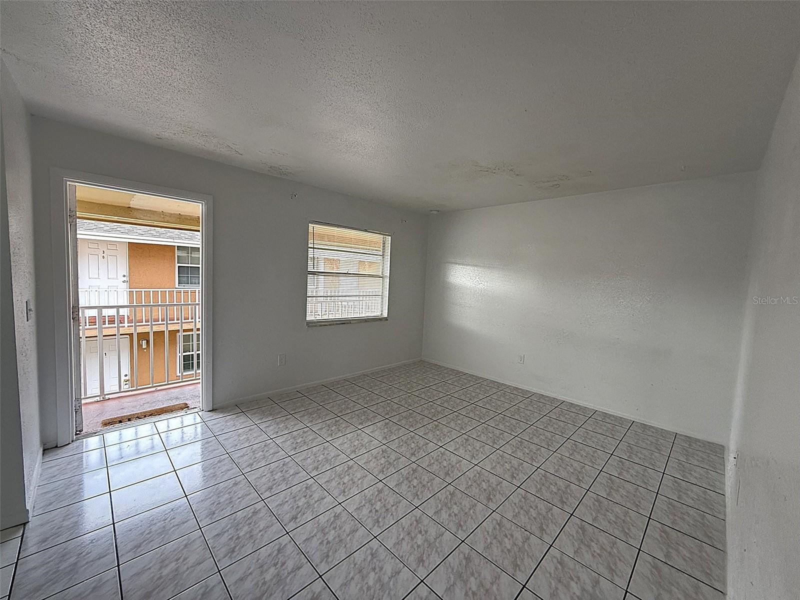 Image 2 of 18 For 720 Michigan Court 4