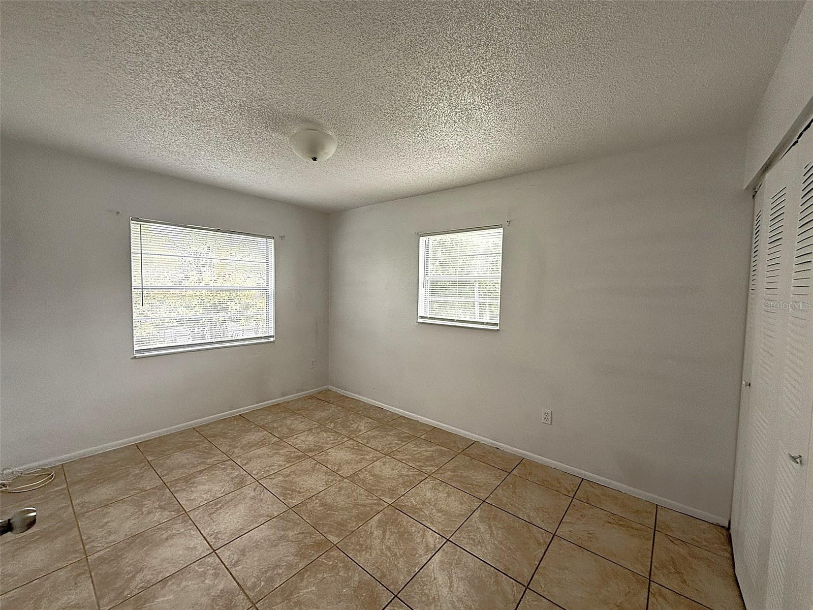 Image 7 of 18 For 720 Michigan Court 4